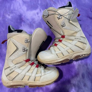Women's Size (W 7.5) Burton Moto Snowboard Boots Medium Flex All Mountain (Used)