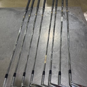 Titleist (Used) Right Handed Men's Stiff Flex Steel Shaft 8 Pieces Iron Set