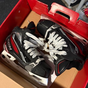 Size 7 CCM EFLEX 6 goalie skates