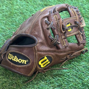 Brown Wilson A800 Right Hand Throw Infield Baseball Glove 11.5" (Used)