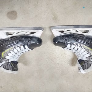 Bauer Elite Hockey Goalie Skates Extra Wide Width Size 3.5 (Used)