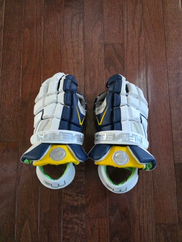 Michigan M4 Lacrosse Gloves Large (Used)
