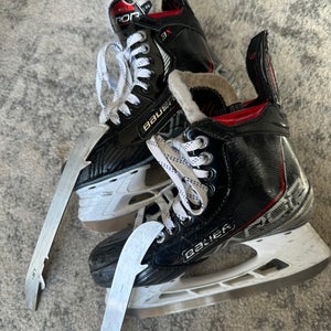 Bauer Vapor 3X Hockey Skates Regular Width   Size 4 (Used)