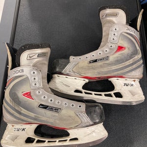 Senior Bauer Vapor XXII Hockey Skates | Size 9 (Used)