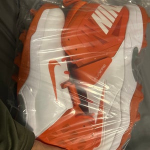 New - Nike flywire football mens cleats size 17!