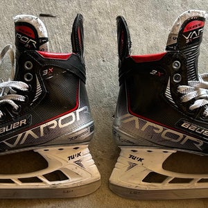 Bauer Vapor 3X Hockey Skates Size 5 (Used)