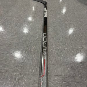 Intermediate Bauer Vapor Hyperlite Hockey Stick Left Hand P92 (Used)