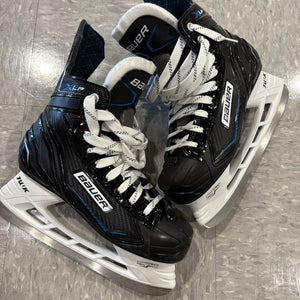 Intermediate Bauer XLP Hockey Skates Regular Width Size 6 (Used)
