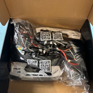 True HZRDUS 7X Hockey Skates Regular Width Size 4.5 (New)