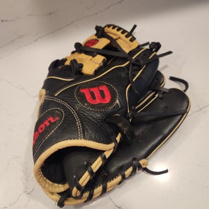 2023 Wilson Right Hand Throw Infield A700 Baseball Glove 11.5"