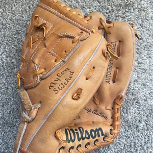 Wilson Richie Fisk A2270 Right Hand Throw Baseball Glove 9"