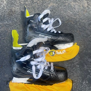 2024 Bauer Supreme M50 Pro Hockey Skates  13.5 (Used)