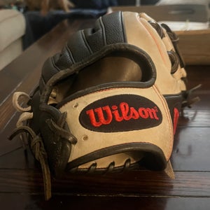Wilson Infield Right Hand Throw A2000 Baseball Glove 11.25" (Used)