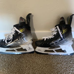 Bauer Hyperlite Skates