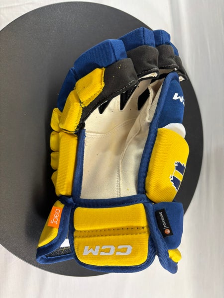 Sweden- CCM Hockey Gloves