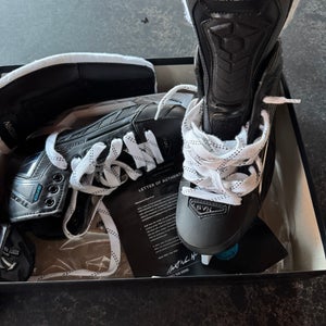 2024 True SVH Pro Hockey Skates Regular Width Pro Stock 11 (New)