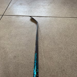 Senior Bauer Twitch Right Handed Hockey Stick P28  (Used)