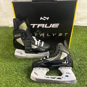 New True Catalyst 5 Intermediate Hockey Skates Regular Width Size 5