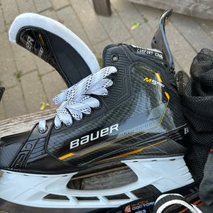 Bauer Supreme M5 Pro Hockey Skates Wide Width  9 (New)