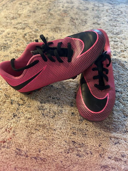 Pink Unisex 1 Nike Cleats (Used)