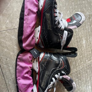 Bauer Vapor Hockey Skates Regular Width Size 2.5 (Used)