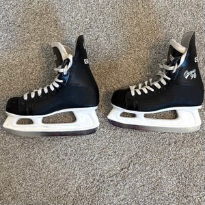 2015 CCM Champion 90 Hockey Skates Wide Width   Size 4 (Used)
