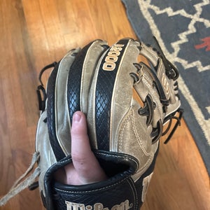 Wilson Right Hand Throw A2000 Baseball Glove 12" (Used)