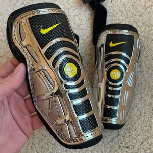 Youth large Rare 2000s Nike total 90 shin guards Chrome Silver Yellow