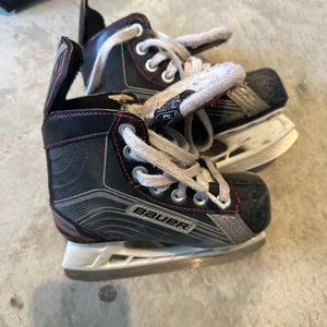 Bauer Vapor X200 Hockey Skates Regular Width 10 (Used)