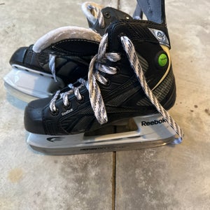 Reebok 9K Pump Hockey Skates Size 2.5 (Used)