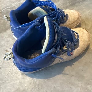 Blue Kids Youth  Under Armour Molded Cleats Cleats (Used)