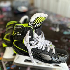 Bauer GSX Hockey Goalie Skates Regular Width  Size 4.5 (Used)