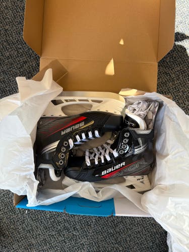NEW Bauer Vapor X Select Hockey Skates Regular Width Size 5.5