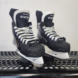 CCM Tacks AS-570 Junior Hockey Skates (New)