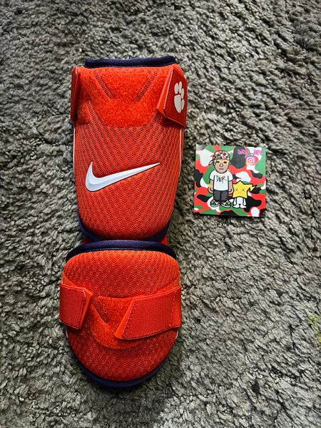 Nike 2 piece elbow guard | SidelineSwap | Buy and Sell on SidelineSwap