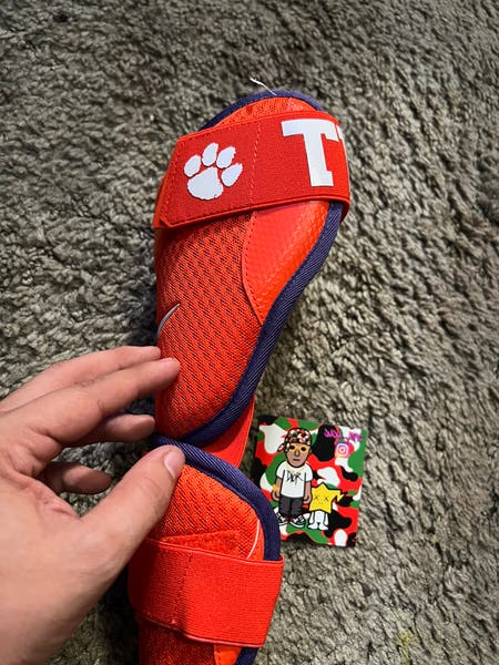 Nike 2 piece elbow guard | SidelineSwap | Buy and Sell on SidelineSwap