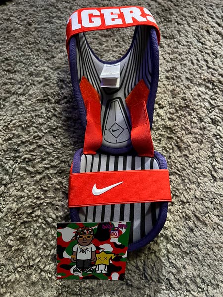 Nike 2 piece elbow guard | SidelineSwap | Buy and Sell on SidelineSwap