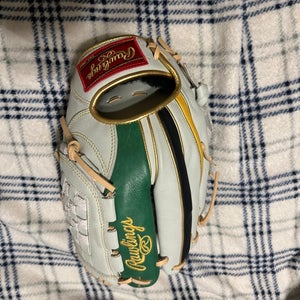 Rawlings Right Hand Throw Pitcher's Heart of the Hide Baseball Glove 11.5" (New)