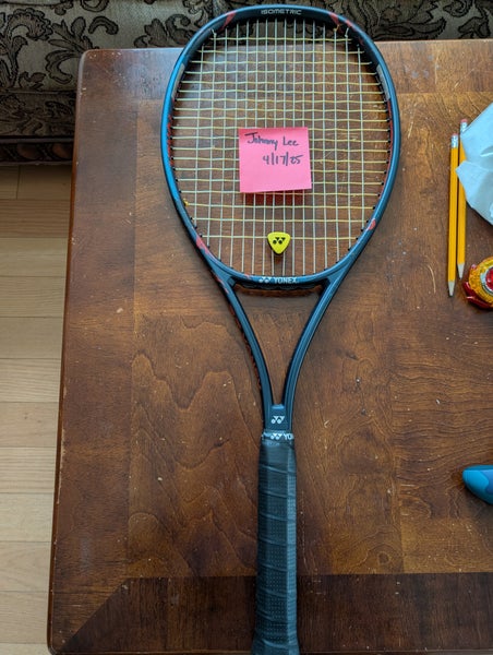 Adult YONEX VCORE Pro 97 310 Tennis Racquet (Used)