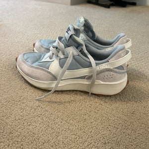 Women's Adult Size M 7.0 (W 8.0) Nike Waffle Runner Shoes (Used)