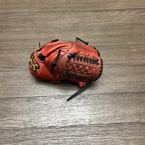 Under Armour Undeniable 12" Trapeze