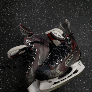 Used Bauer VAPOR X90 Intermediate Hockey Skate Intermediate 4.5 11849-S000026595