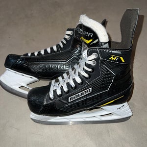 Bauer Supreme M1 Hockey Skates Regular Width  Size 4 (Used)