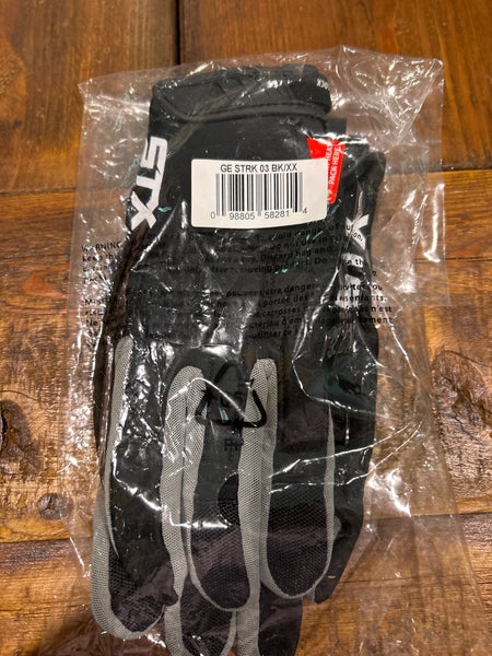 Women’s STX Strike lacrosse Gloves New With Tags L Large