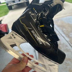 Bauer Supreme M40 Hockey Skates Regular Width Size 3 (Used)