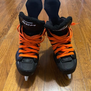 CCM Tacks Vector Hockey Skates Regular Width Size 2 (Used)