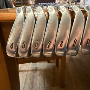 Men's Callaway X-14 Right Handed Iron Set Regular Flex 7 Pieces Graphite Shaft (Used)