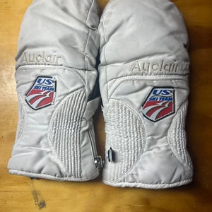 White Kids Unisex Medium Auclair Gloves (Used)