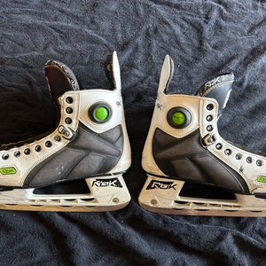 Reebok 9K Hockey Skates Regular Width 10 (Used)