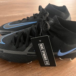 Kids Size 5.5 Nike Cleats (New)